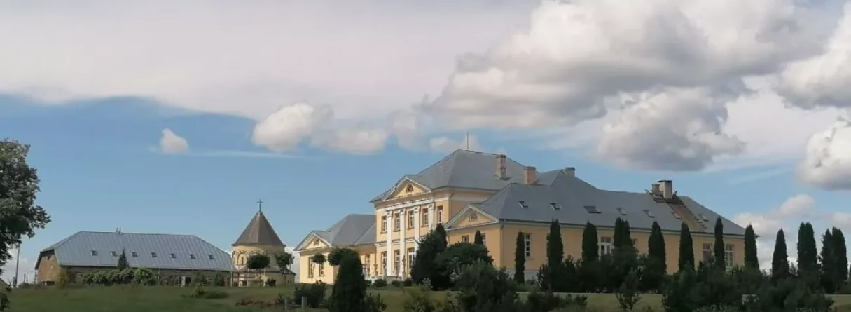 Dzīves garšas - Indijas garšu ceļojums hinduistu templī, uz mēles kūstošs medus suflē.Kādreizējā Latvijas saimnieču kalve - KAUCMINDES pils. Bruknas muižas miers. 