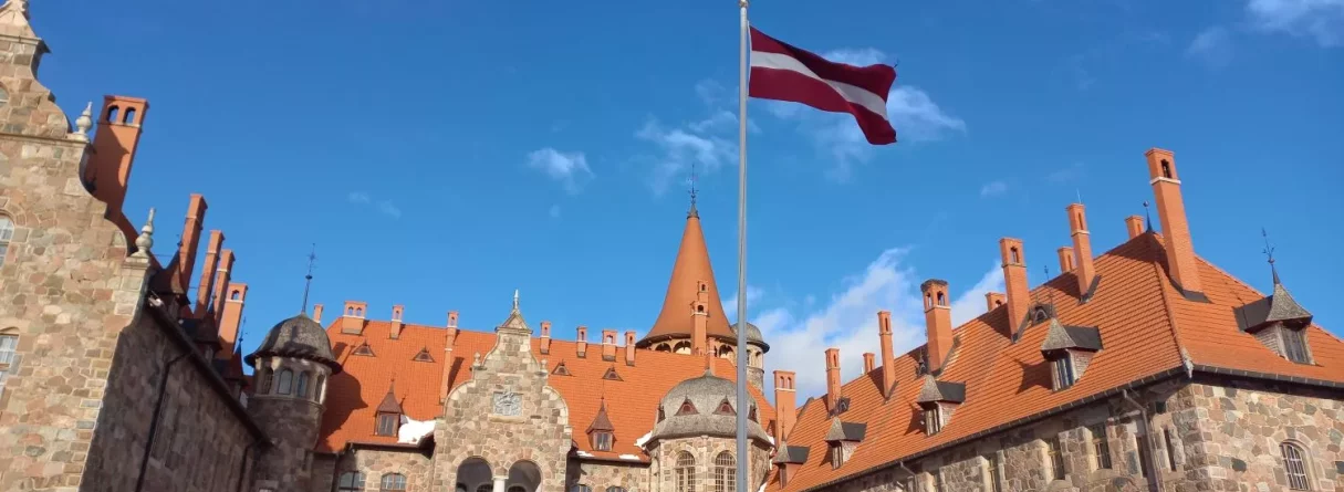 Varenās Vidzemes pilis - Cesvaine un Stāmeriena. Smēdes nama stāsts un brauciens ar kuģīti Alūksnes ezerā
