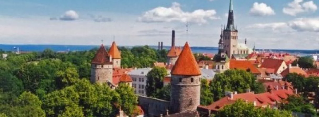 Viduslaiku dienas Tallinas vecpilsētā un Kadriorgas pils - baroka pērle gleznaina parka vidū! 