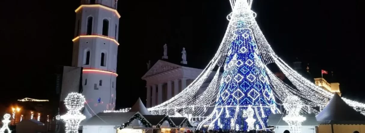 Ziemassvētku ceļojums uz Viļņu! Ziemassvētku tirdziņš Katedrāles laukumā, Viļņas vecpilsēta un darbošanās piparkūku darbnīcā 