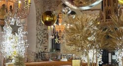 Tikai šodien – satiec īstu ZIEMSVĒTKU VECĪTI Skrīveru mājas saldējuma Ziemas PIKNIKĀ! 
Danči un dziesmas kopā ar KAPELLU “KĀRIKSTE”! 
OGRE un Ziemassvētku TIRDZIŅŠ ROPAŽU baznīcas Gaismas dārzs!