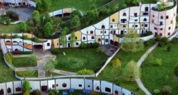 ARISTOKRĀTISKĀ VĪNE, PILIS, TERMĀLIE BASEINI UN VĪNS: Grāca, Bad Blumau termālie baseini, saimniecības apmekējums, Hinterbīles pazemes ezers, Grinciga, Šenbrūnas pils