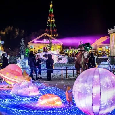 Ziemassvētku sajūtas meklējumos Lietuvā. Ar gaismas festivāliem! Šauļi, Jonava, Viļņa, Taujēnu un Pakrojas muižas.