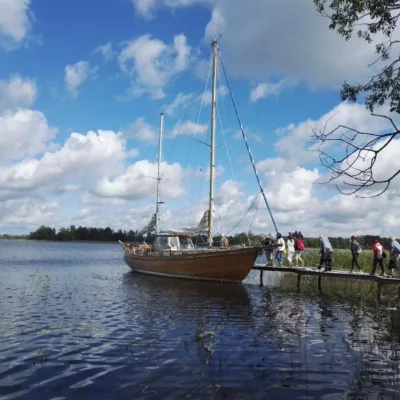 Latvijas griķu labumi un Rāznas ezera plašumi no buru jahtas klāja! 