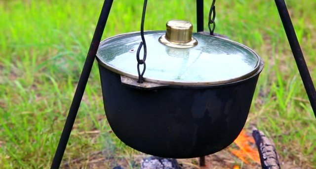 Pavasara vēsmas Ziemeļkurzemē! Pūrciema Baltā kāpa un Kolkasraga vēji. Barona Nolkena vasarnīca jeb Kaltenes klubs, pusdienas pie latvju saimnieces Ivetas Celkartes "Dieniņās" 