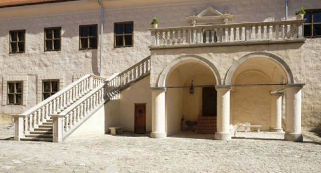 SĀC GADU KARALISKI!
Zemgales skaistās - MEŽOTNES un BAUSKAS PILIS.
Cēlais Bauskas RĀTSNAMS. Rokoko šarms MAZAJĀ MUIŽĀ!