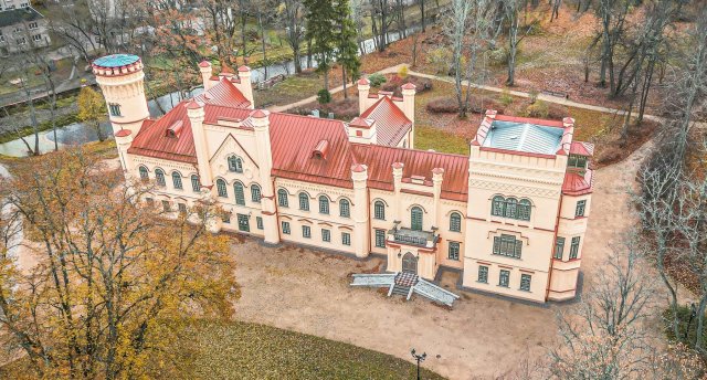 Latgale- atjaunotā Preiļu pils, Daugavas loki un Krāslava