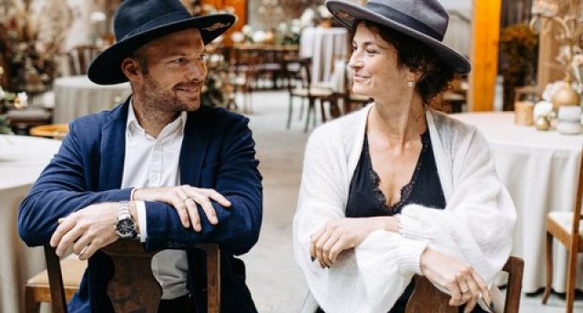 Uz nepārspējamo ABGUNSTES muižu - tieši MĀMIŅDIENĀ! Pa ceļam - fotopauze Daugmales TULPJU dārzā!  GARANTĒTS