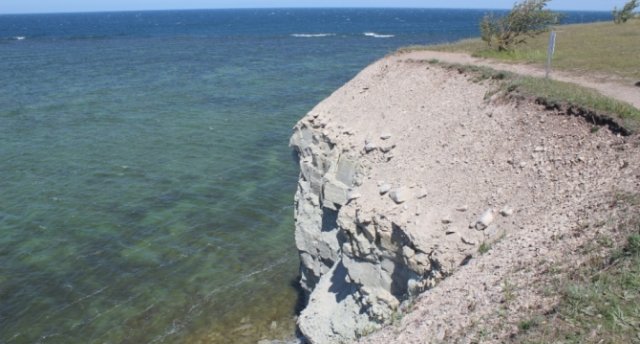 Igaunijas krāšņās pieturzīmes - Pakri pussala un bāka, pusdienas ar skatu uz Padises klosteri un Rummu karjera kristāldzidrais ūdens 