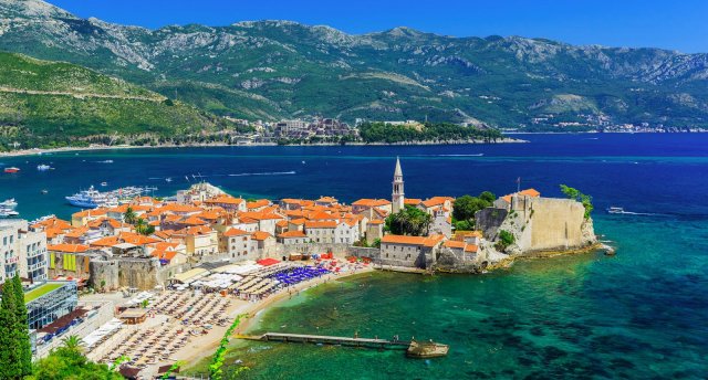 Ceļojums uz ziedošo Melnkalni! Ar dzīvošanu Budvā - burvīgā kūrortā pie Adrijas jūras…