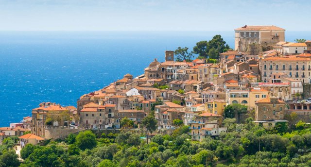 Starp Amalfi un Čilento piekrastēm - Salerno novembrī