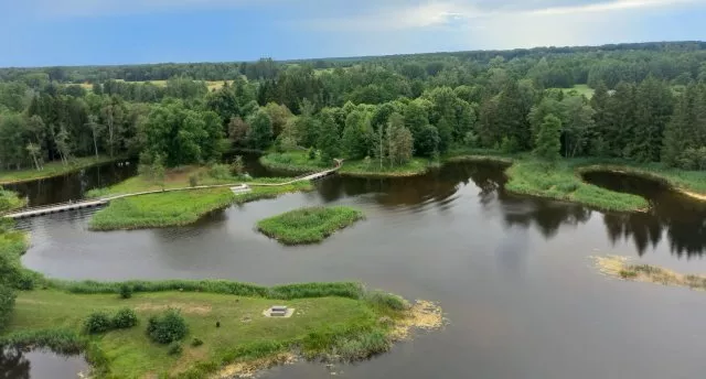 Festivāls “Zemgales ērģeles” – svētki rudens vārtos Bārbelē. Atdzimusī Iecavas luterāņu baznīca. Dievdārziņš. Iecavas parks un muižas komplekss. Skaistkalnes katoļu baznīca. Biržu duona. Kirkilu skatu tornis.  GARANTĒTS