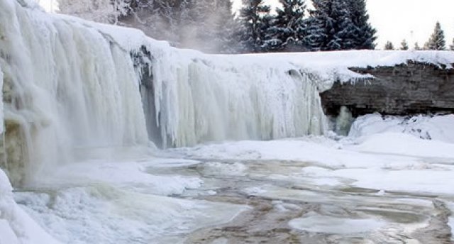 Leduskritumi un Tallina: Igaunijas ledainie ūdenskritumi, 4* SPA