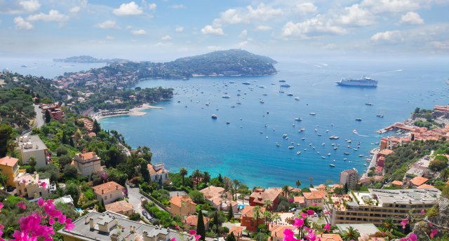 Lidojums uz Francijas rivjēru (Nicu), viesnīca