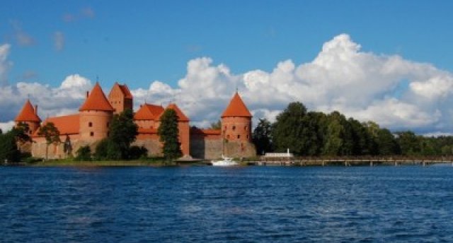 Pavasara maģija Traķos: viduslaiku pils un Lieldienu meistarklase 