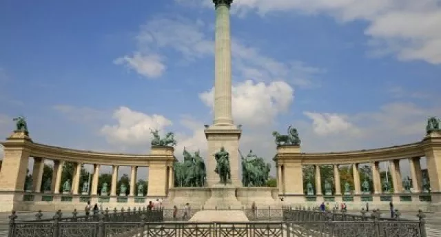JAUNĀ GADA JAMPADRACIS UNGĀRIJĀ: Budapešta, kuģītis pa Donavu, Sentendre, Godollo, Tata, Giora, Egera