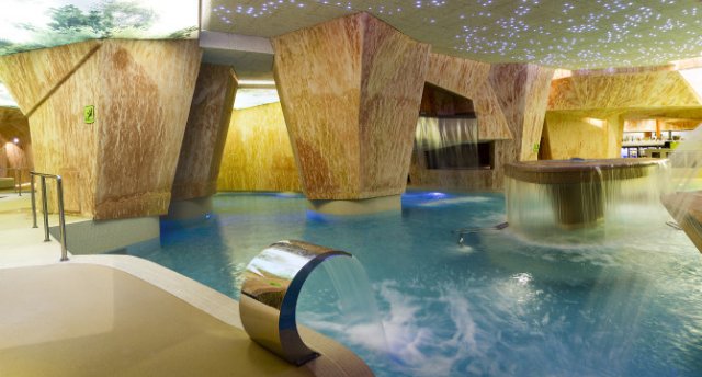 Atpūta unikālajā baseinu un saunu centrā – “Viiking Saaga” Pērnavā!