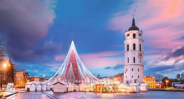 Ziemassvētku sajūtas meklējumos Lietuvā. Ar gaismas festivāliem! Šauļi, Jonava, Viļņa, Taujēnu un Pakrojas muižas. GARANTĒTS
