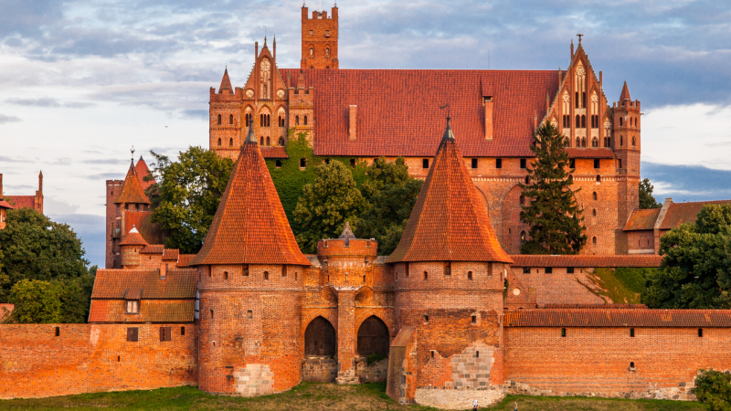 Garantēts! ZIEMEĻPOLIJAS VILINĀJUMS: Vilku midzenis, Sv.Lipka klosteris, Malborkas pils, Gdaņska, Sopota, Olština, Augustova, Augustovas kanāli