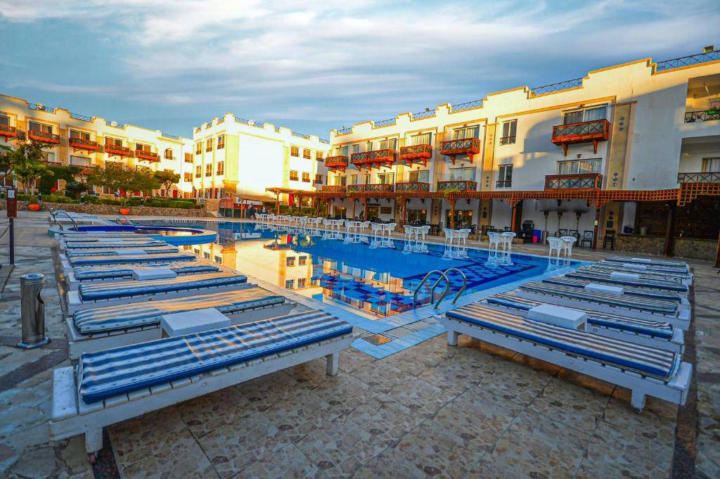 FALCON NAAMA STAR HOTEL 3★