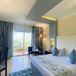 AMWAJ OYOUN RESORT 4★