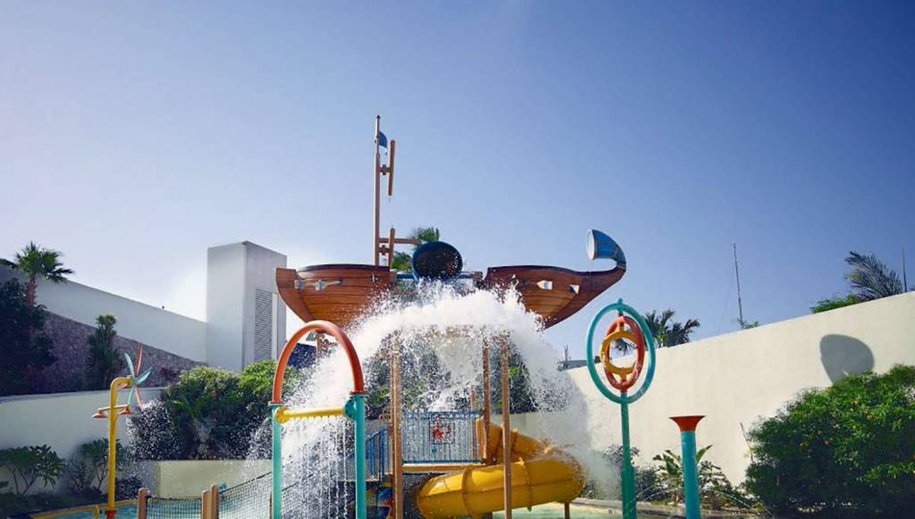 CORAL SEA SENSATORI RESORT (EX.CORAL SEA IMPERIAL) 5★