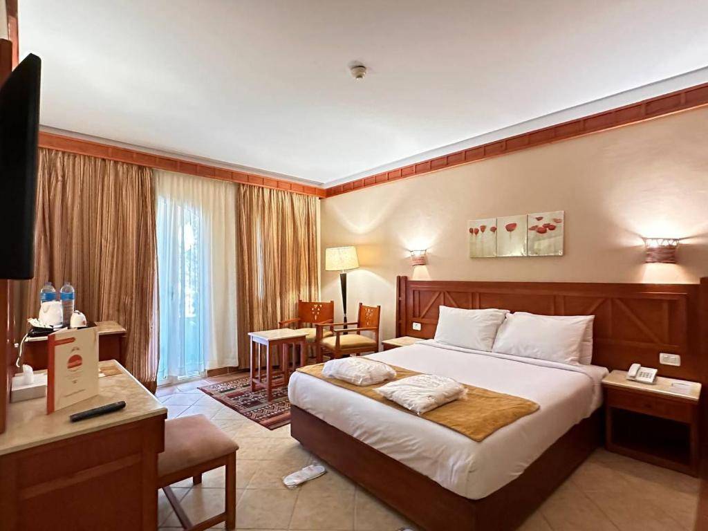 ROMANCE REGENCY CLUB (tikai pieaugušajiem, 16+) 5★