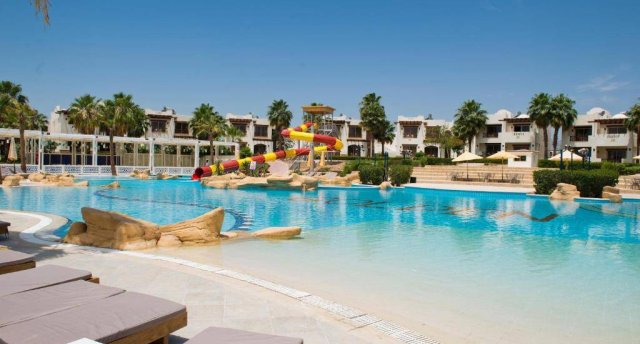 Viesnīcas skats Ēģiptē, Hurgada ar baseinu