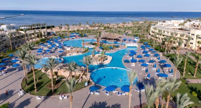 AMWAJ OYOUN RESORT AQUA PARK & SPA 4★