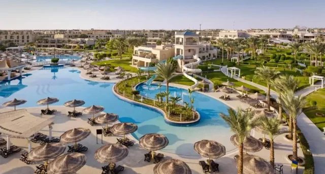 CORAL SEA HOLIDAY RESORT & AQUA PARK 5★