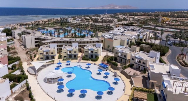 Viesnīcas skats Ēģiptē, Hurgada ar baseinu