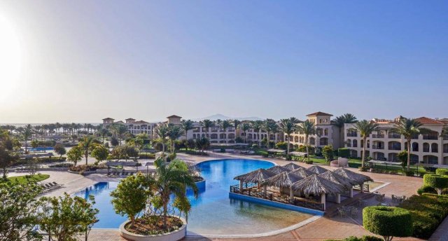 Viesnīcas skats Ēģiptē, Hurgada ar baseinu