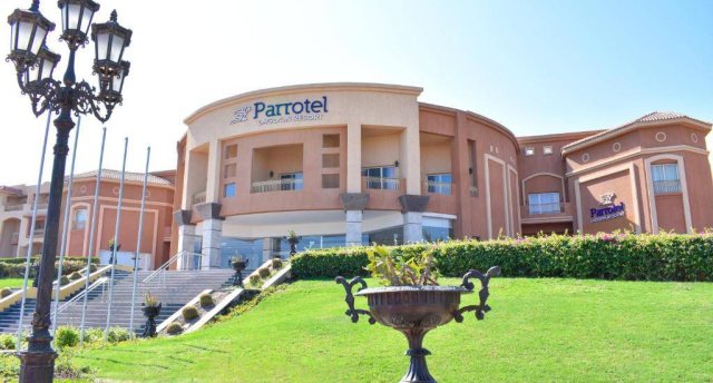 PARROTEL LAGOON RESORT 5★