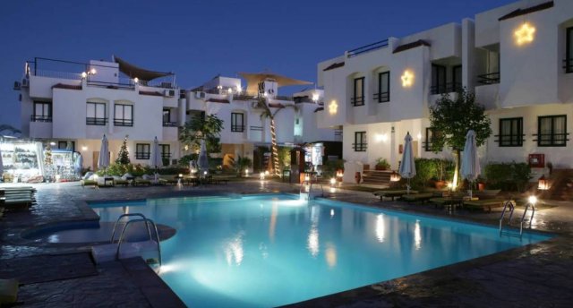 Viesnīcas skats Ēģiptē, Hurgada ar baseinu