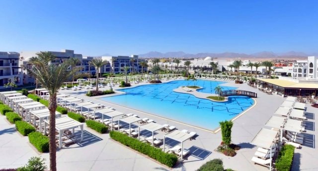 Viesnīcas skats Ēģiptē, Hurgada ar baseinu