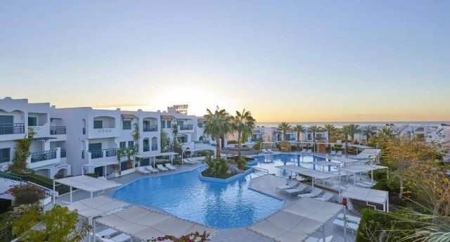 Viesnīcas skats Ēģiptē, Hurgada ar baseinu