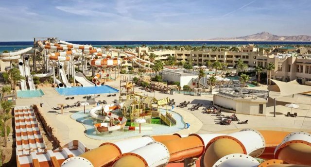 CORAL SEA WATERWORLD 5★