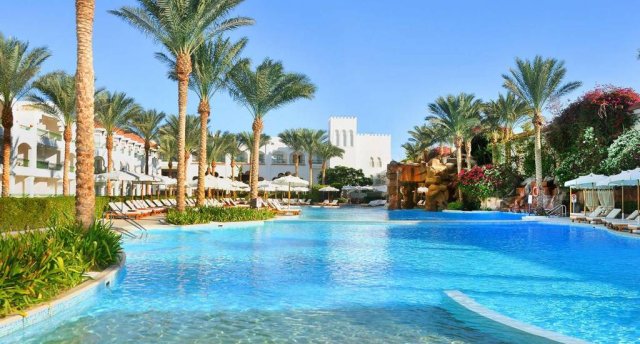 Viesnīcas skats Ēģiptē, Hurgada ar baseinu