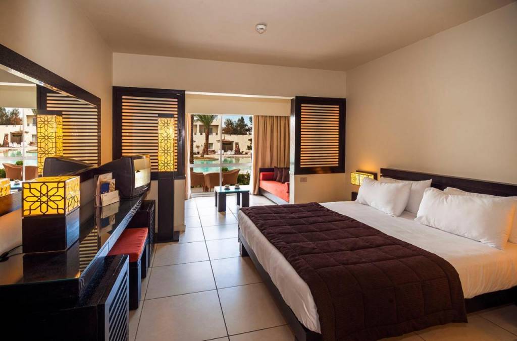 REEF OASIS BEACH RESORT 4★