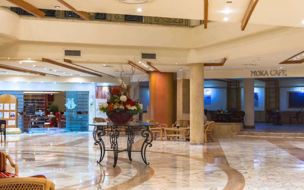 CORAL BEACH RESORT TIRAN 4 ★