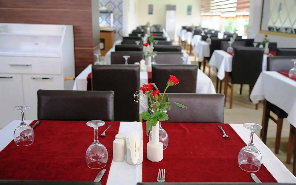 KLAS MORE BEACH HOTEL 5★