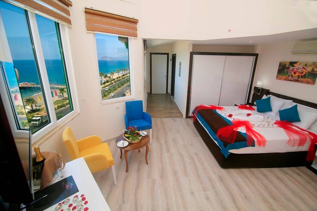 KLAS MORE BEACH HOTEL 5★