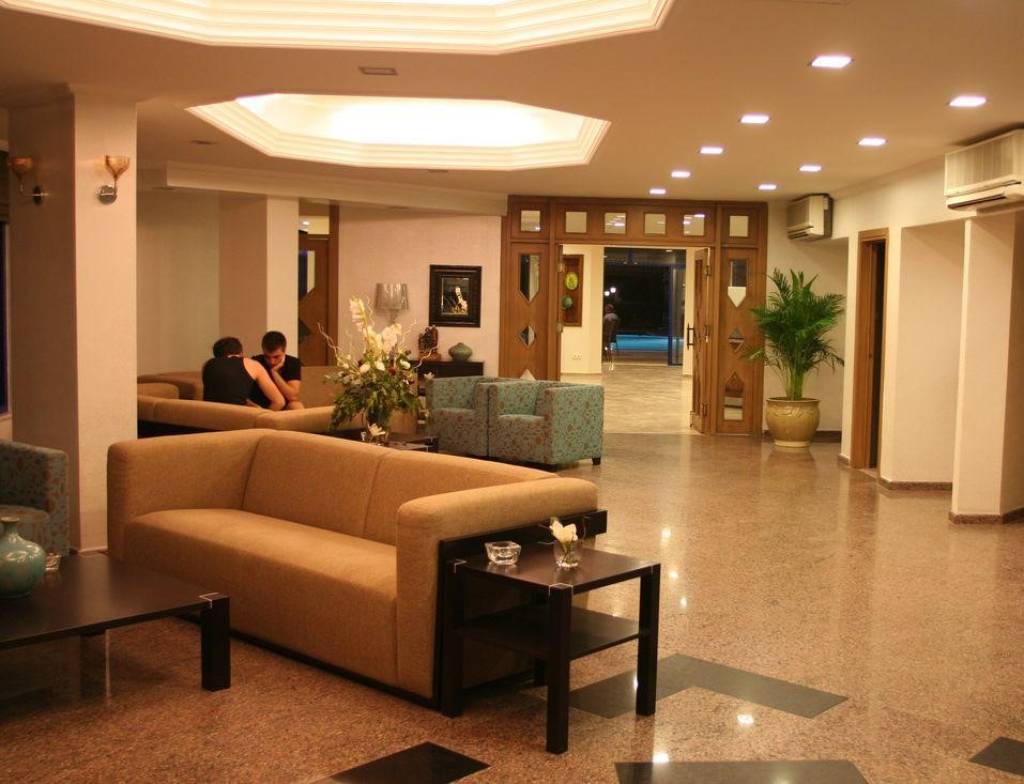 ELYSEE BEACH HOTEL 3★