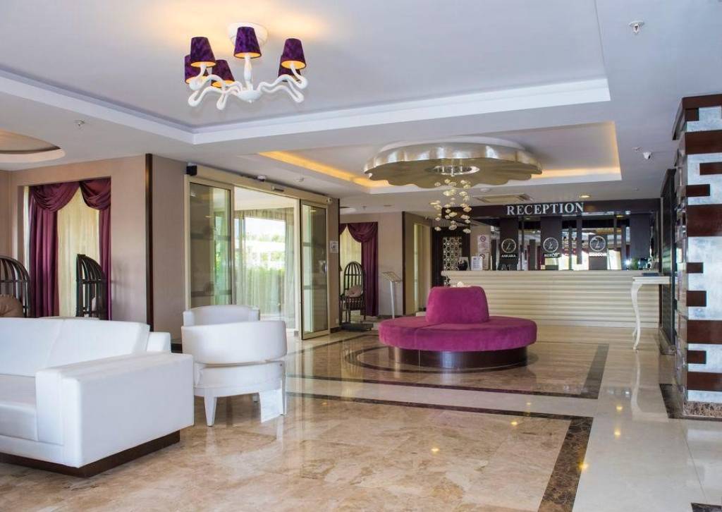 ADELLA SIDE HOTEL 4★