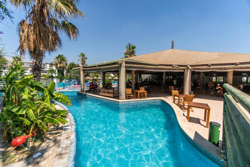 AYAZ AQUA BEACH HOTEL 4★