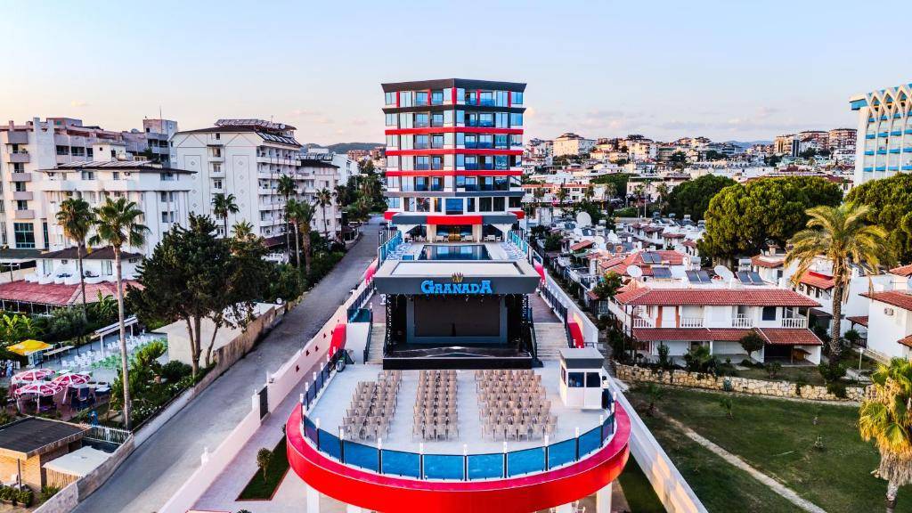 GRANADA LUXURY RED (tikai pieaugušajiem, 16+) 5★