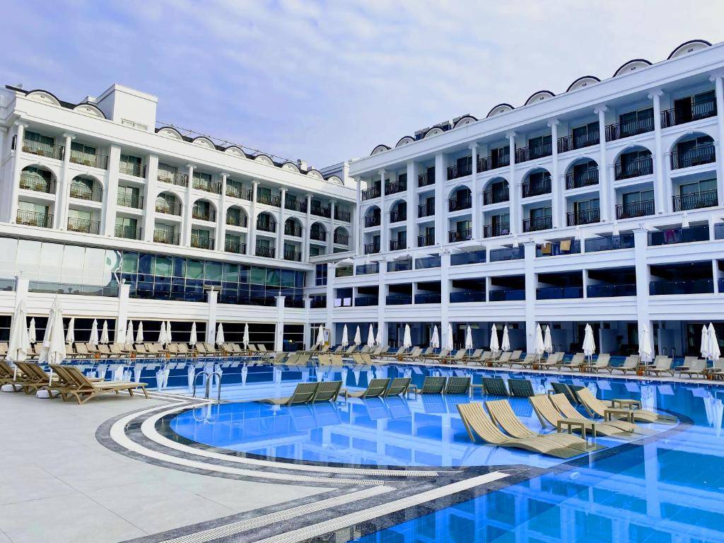 SUNTHALIA HOTELS & RESORT (tikai pieaugušajiem, 16+) 5★