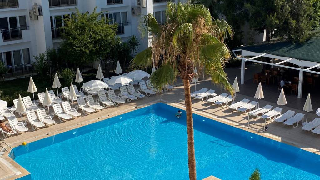 LUCA BEACH HOTEL 4★