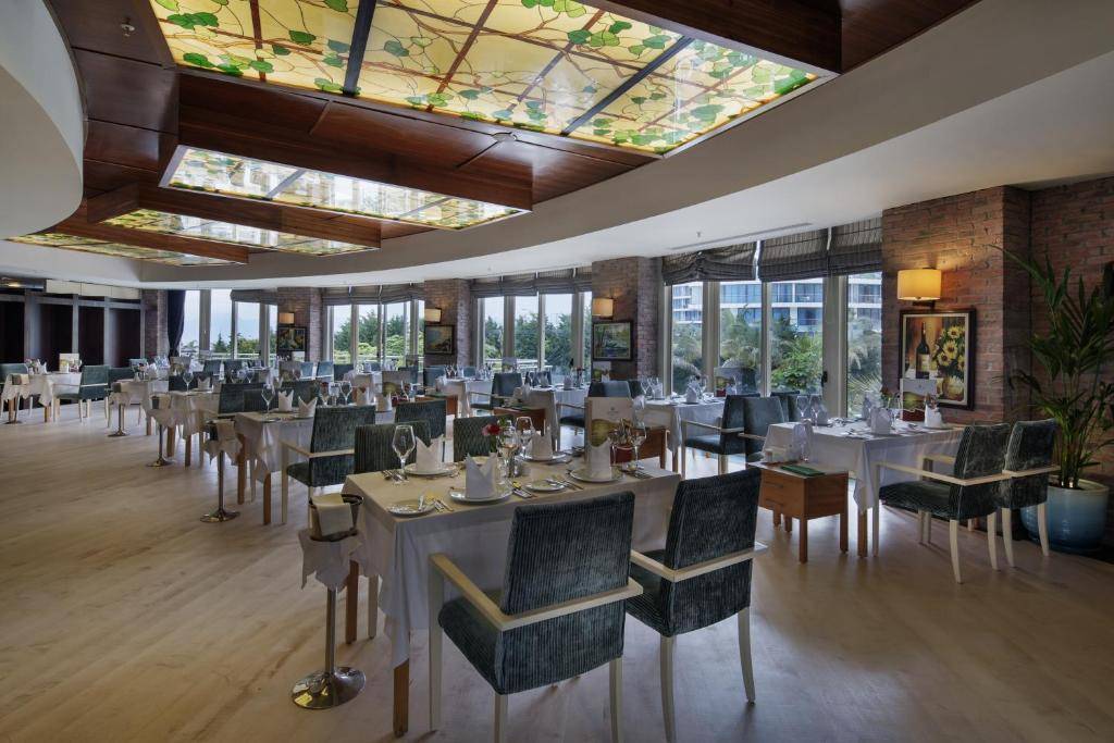 LIBERTY HOTELS LARA 5★