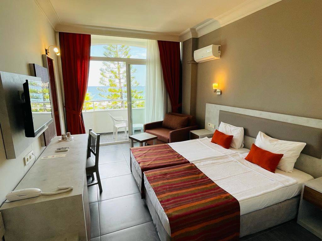 CLUB HOTEL RAMA 3★